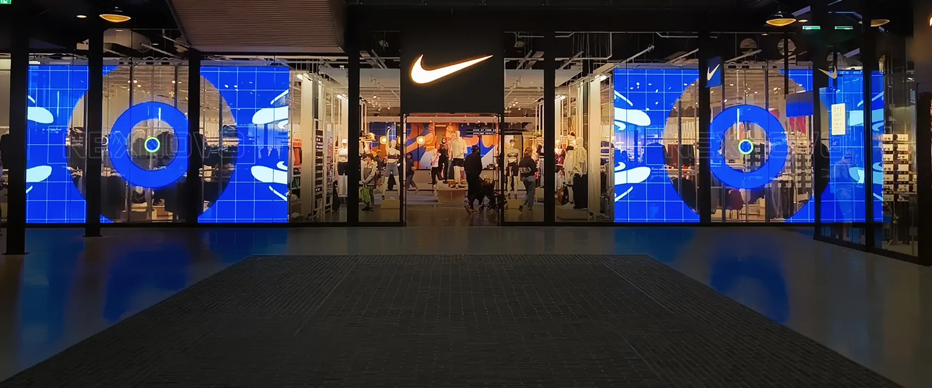 Painel de LED em loja de varejo